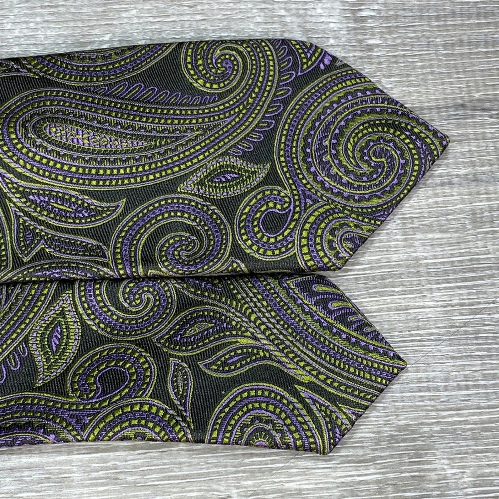 Banana Republic Mens Paisley Silk Tie Purple Green Black Formal‎ Business